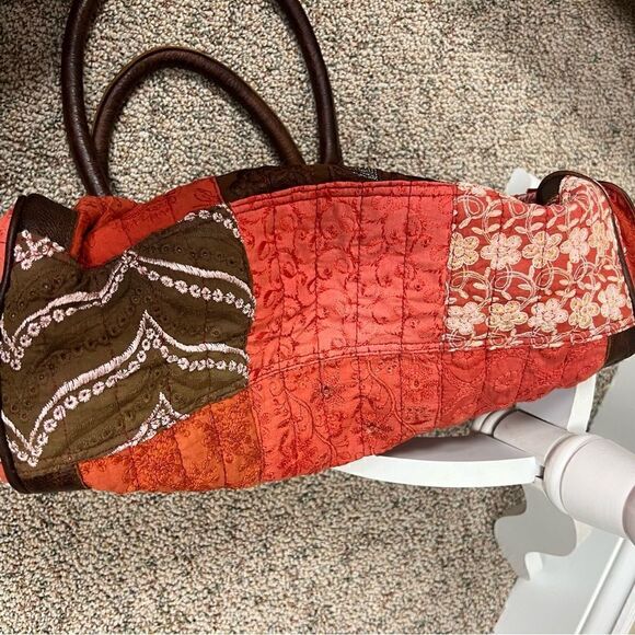 Mo & Co boho embroidered shoulder bag. - Picture 9 of 10